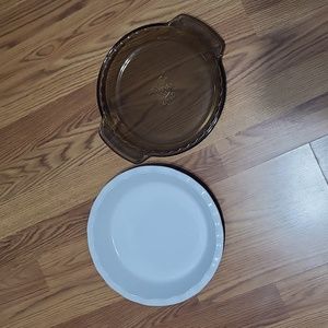 2 pc set white stone deep pie dish Signature Inc L'ovenware glass brown dish 9"